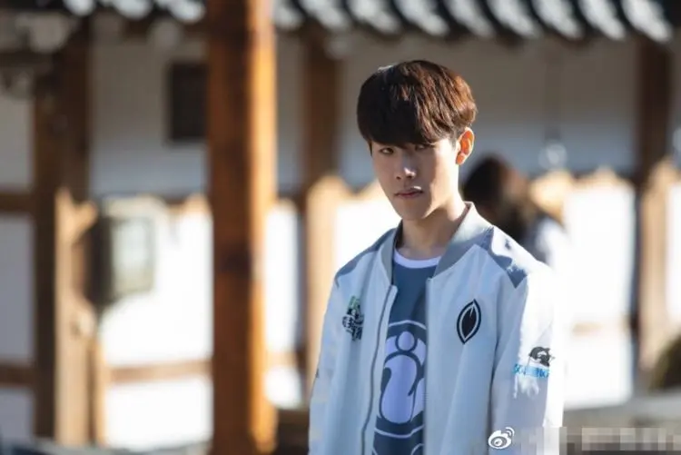 开云体育官网-TheShy新星绝杀表现惊艳，巴塞罗那未来可期！